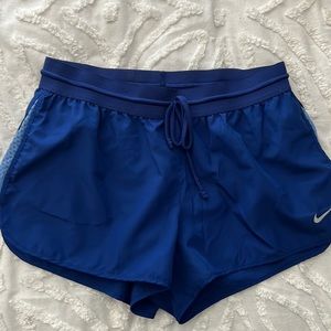 Nike Shorts used once Size Medium